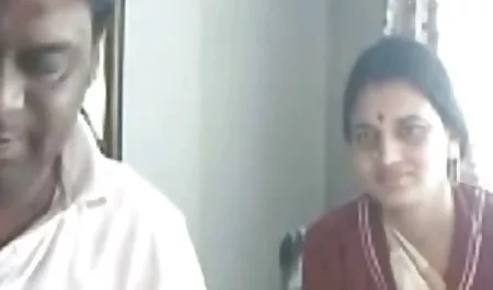 Geile Freundin stöhnt hart, als gratis pornovideos ansehen sie sie fickt