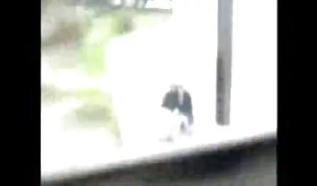 4 kleine Holly Hendrix Anal gefickt einen großen hd pornovideos Schwanz in ihren engen braunen Augen