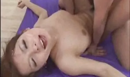 Schwarzhaarige Babe wird von kostenlose pornovideos für frauen einem riesigen Bbc gefickt