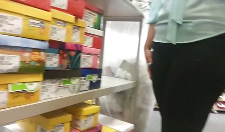 Fass meine Tochter nicht an geile pornovideos - die 18-jährige Lilly Ford fickt mit dem Freund ihres Vaters