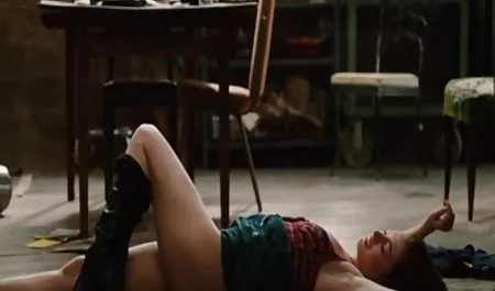 Carson fickt sie und schluckt seine heiße Ladung Sperma deutsche gratis pornovideos