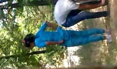 Laura liebt sm pornovideos es, sich selbst zu bekommen