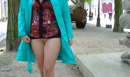 Kleines Teeny mit Hosenträgern wird für den kostenlose deutschsprachige pornovideos Arsch gefickt!