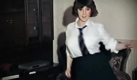 Kleine Titten kurze pornovideos Mädchen 18 Jahre alt