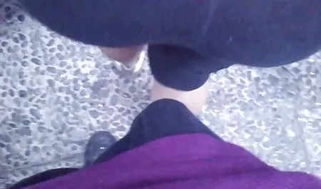 Nette schüchterne geile pornovideos große Brüste der Turnhallen in der Turnhalle mit dem Gesicht, das alte Frau sitzt