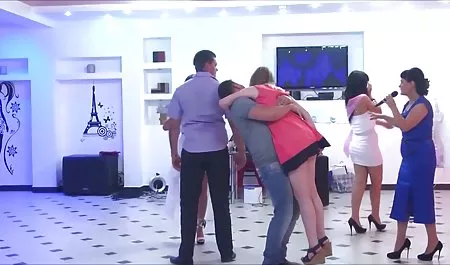 Nomi Malone will gratis deutsche pornovideos die Branche von innen kennenlernen