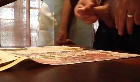 Anya Beauty spielt gratis deutsche pornovideos mit Dashas Muschi