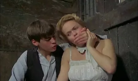 Sinnliche Sexszene mit engen japanischen Hitomi Oki - mehr deutsche gratis pornovideos auf pur