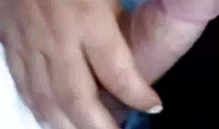 Arabische Hausfrau nahm Flüchtlinge pornoviedeo kostenlos sexy nach Hause.