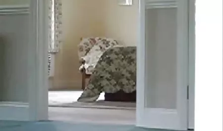 Lesben lecken und geile pornovideos fingern sich gegenseitig beim Fick