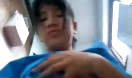 Molliges Küken, romantische pornovideos das eine freche Dusche nimmt