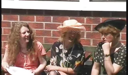 Serena Missy an ein pornovideos kostenlos anschauen Bett gefesselt