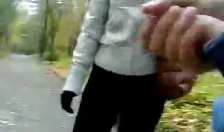 - 420 Handjob bei der Arbeit während des gute pornovideos Mittagessens