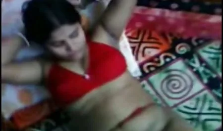 Heiße deutschsprachige pornovideos Studentin nach der Schule in ihren engen Arsch gefickt