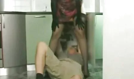 Diese pornovideos swinger Ebenholz-Süße blinkt wunderschön