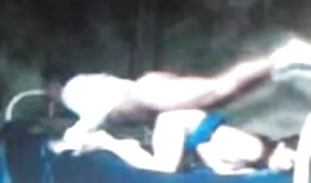 Junges junges Paar deutschsprachige pornovideos von Mutter gefangen