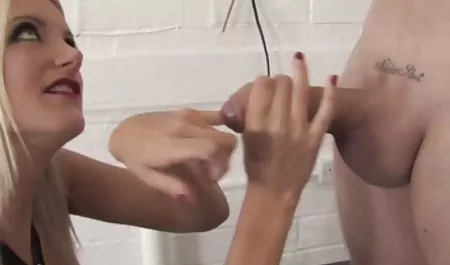 Die sexy Stieftochter der pornovideos kostenlos runterladen Stieftochter fickt sein Leben